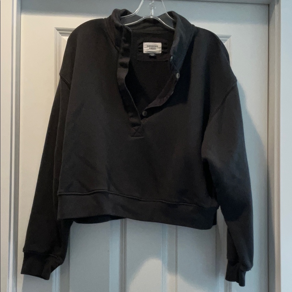 NWOT American Eagle Cropped 3/4 Button Sweatshirt